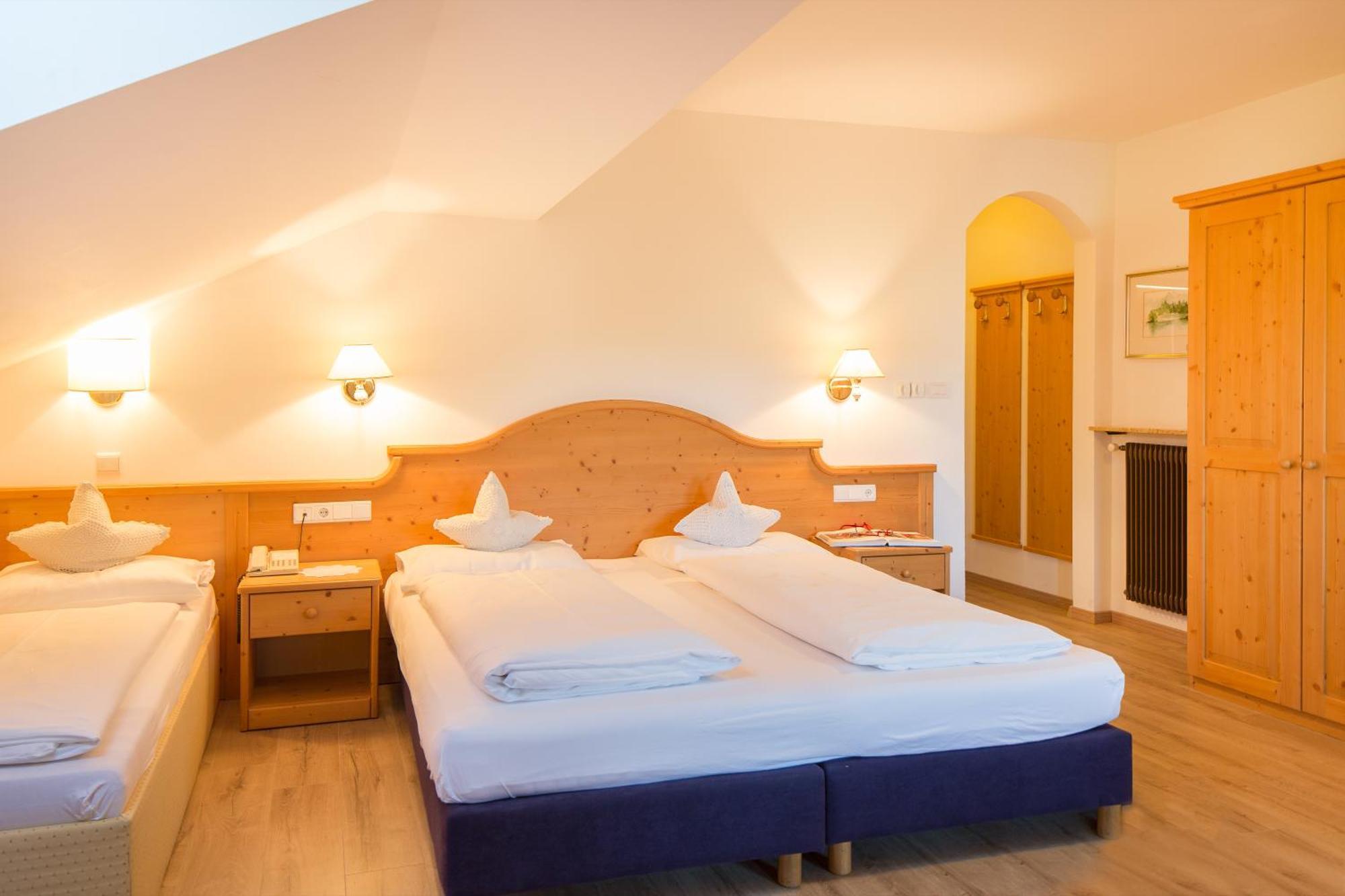 Hotel Krondlhof Brunico Habitación foto